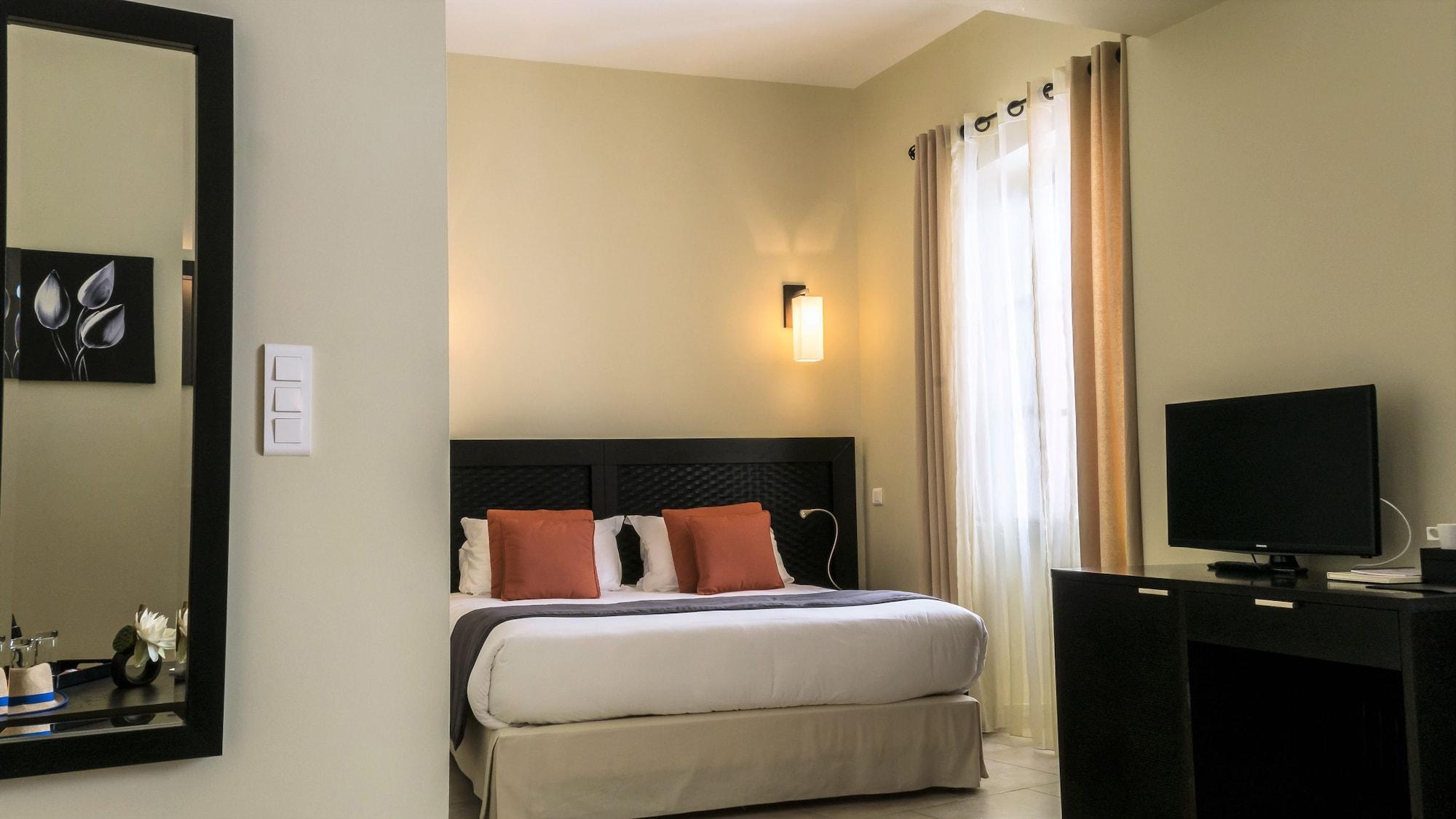 Perla Rossa Hotell LʼÎle-Rousse Exteriör bild