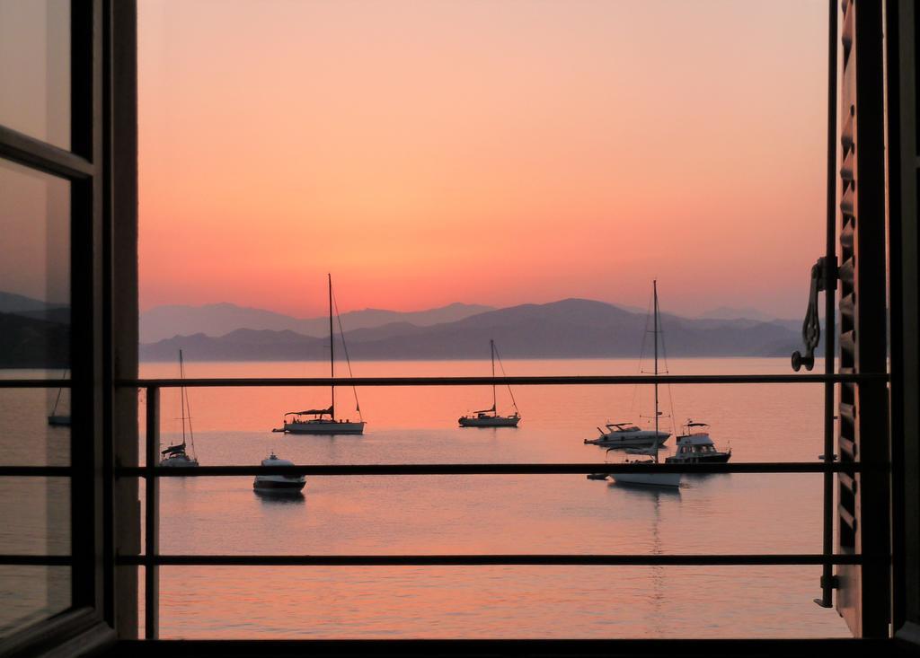 Perla Rossa Hotell LʼÎle-Rousse Exteriör bild