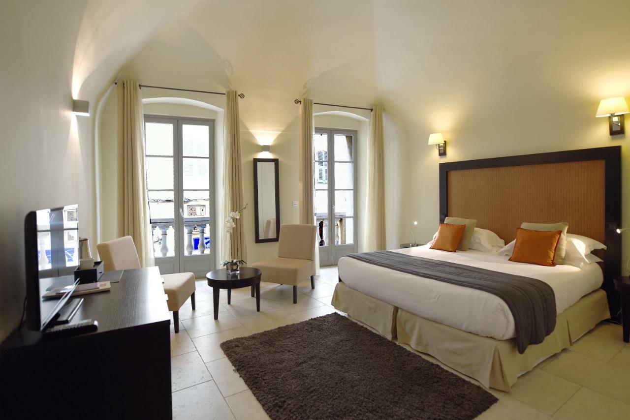 Perla Rossa Hotell LʼÎle-Rousse Rum bild